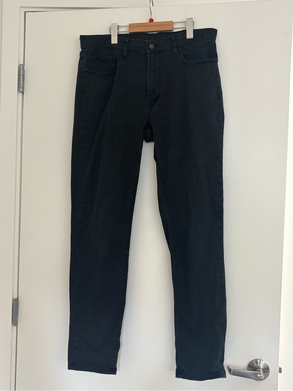 Uniqlo Men's Skinny Jeans in Black